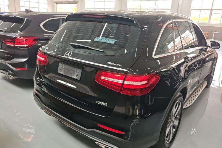 Used Mercedes-Benz GLC 2017 GLC 260 4MATIC Luxury Model Rear Right 45 Deg