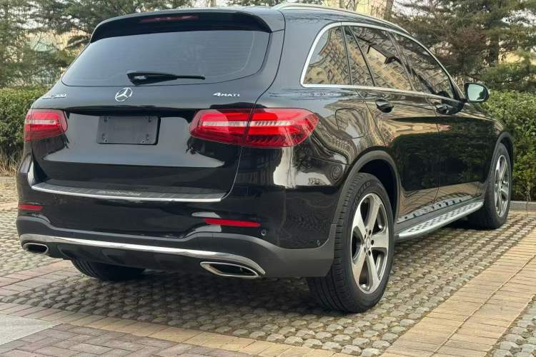 Used Mercedes-Benz GLC 2017 GLC 300 4MATIC Sport Edition Rear Right 45 Deg