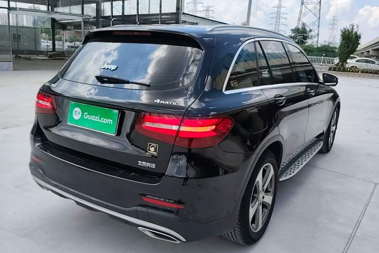 Used Mercedes-Benz GLC 2017 GLC 260 4MATIC Luxury Model Rear Right 45 Deg