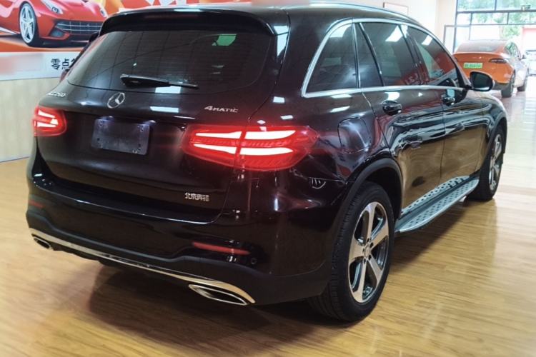 Used Mercedes-Benz GLC 2017 GLC 260 4MATIC Luxury Model Rear Right 45 Deg