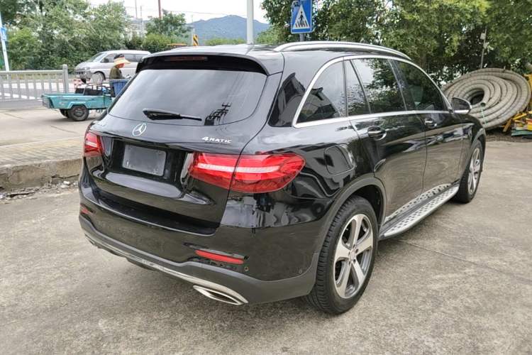 Used Mercedes-Benz GLC 2017 GLC 300 4MATIC Sport Edition Rear Right 45 Deg