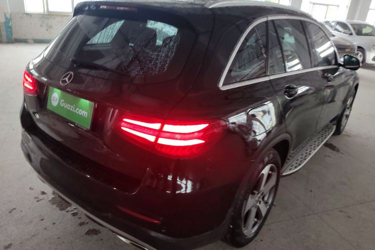 Used Mercedes-Benz GLC 2017 GLC 260 4MATIC Luxury Model Rear Right 45 Deg