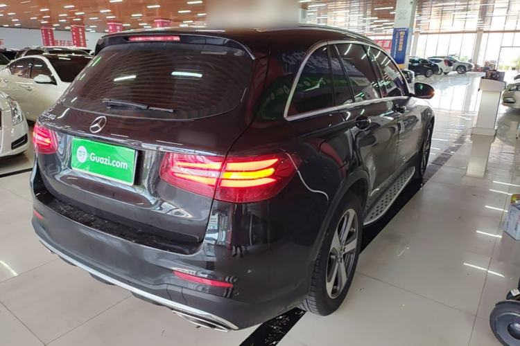 Used Mercedes-Benz GLC 2017 GLC 260 4MATIC Luxury Model Rear Right 45 Deg