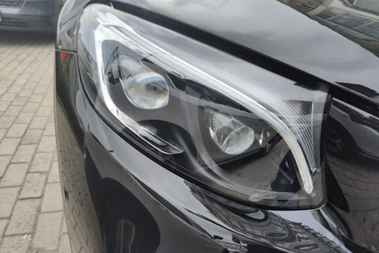 Used Mercedes-Benz GLC 2017 GLC 300 4MATIC Sport Edition Right Front Headlight