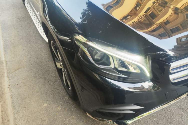 Used Mercedes-Benz GLC 2017 GLC 260 4MATIC Luxury Model Right Front Headlight