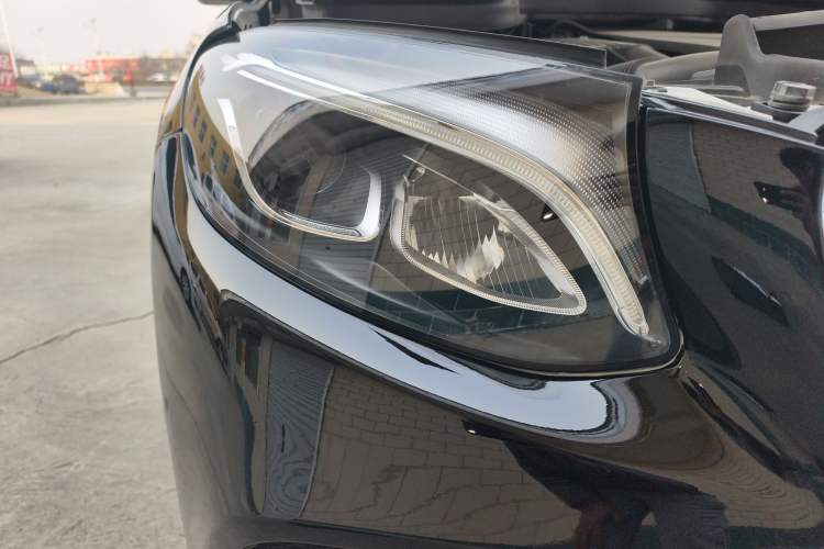 Used Mercedes-Benz GLC 2017 GLC 260 4MATIC Dynamic Edition Right Front Headlight