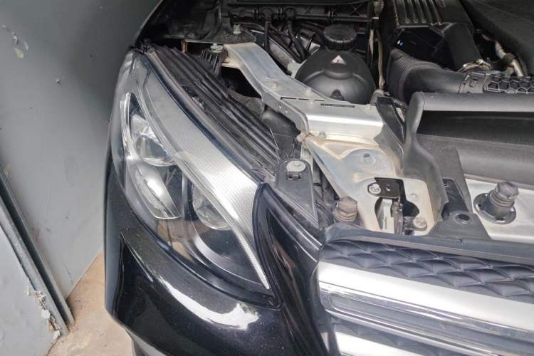 Used Mercedes-Benz GLC 2017 GLC 300 4MATIC Sport Edition Right Front Headlight
