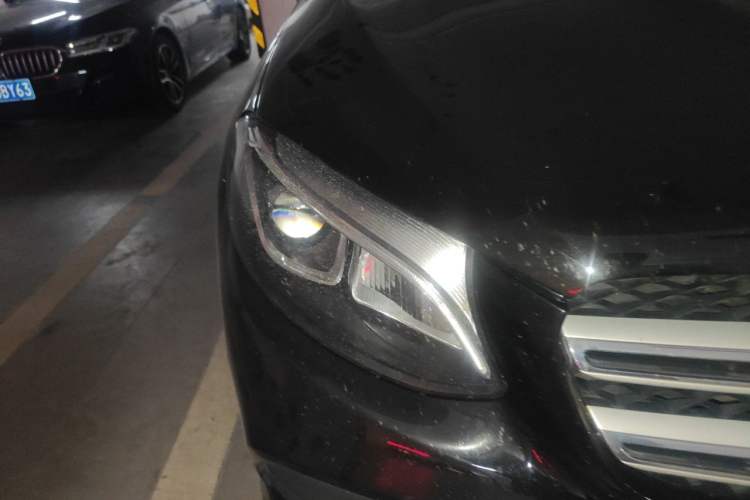 Used Mercedes-Benz GLC 2017 GLC 260 4MATIC Luxury Model Right Front Headlight