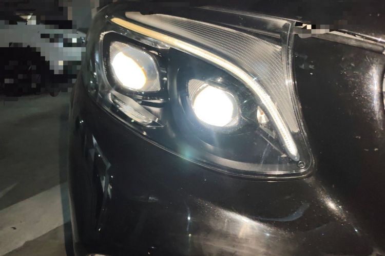 Used Mercedes-Benz GLC 2017 GLC 300 4MATIC Luxury Model Right Front Headlight