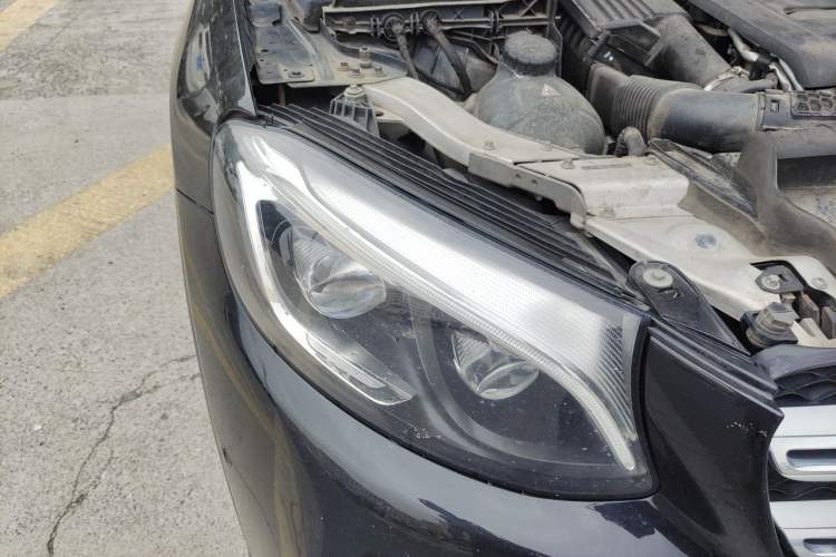 Used Mercedes-Benz GLC 2017 GLC 300 4MATIC Sport Edition Right Front Headlight