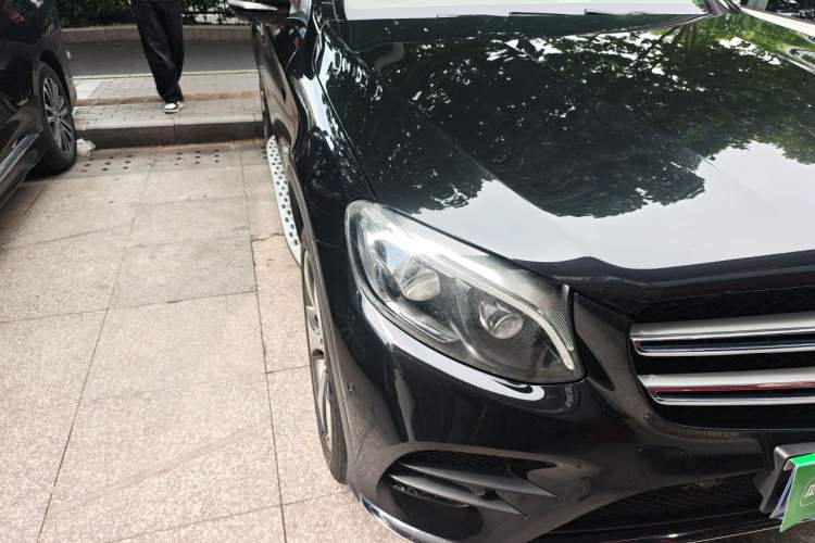 Used Mercedes-Benz GLC 2017 GLC 300 4MATIC Luxury Model Right Front Headlight