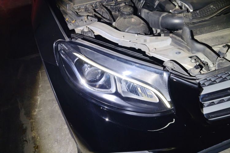 Used Mercedes-Benz GLC 2017 GLC 260 4MATIC Luxury Model Right Front Headlight