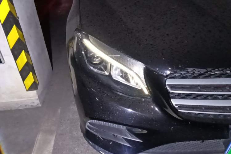 Used Mercedes-Benz GLC 2017 GLC 260 4MATIC Luxury Model Right Front Headlight