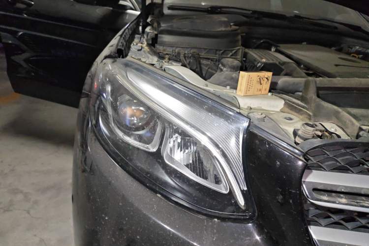 Used Mercedes-Benz GLC 2017 GLC 260 4MATIC Luxury Model Right Front Headlight