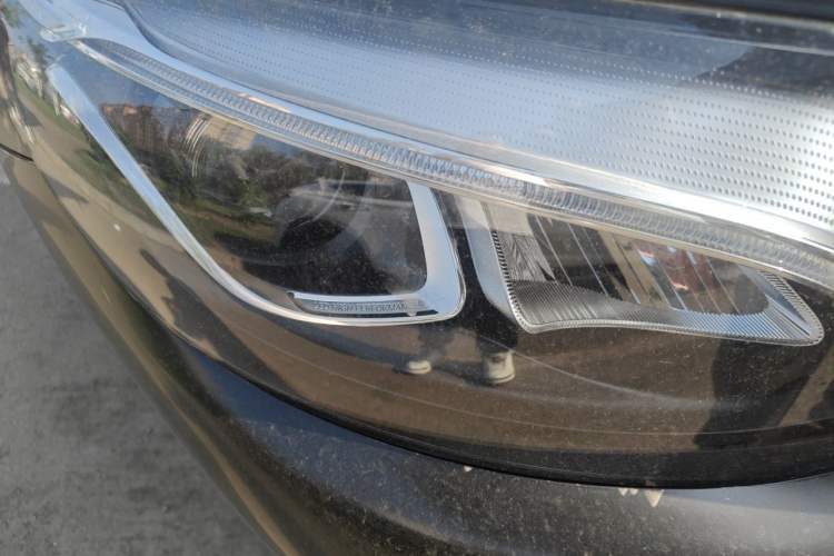 Used Mercedes-Benz GLC 2017 GLC 260 4MATIC Luxury Model Right Front Headlight