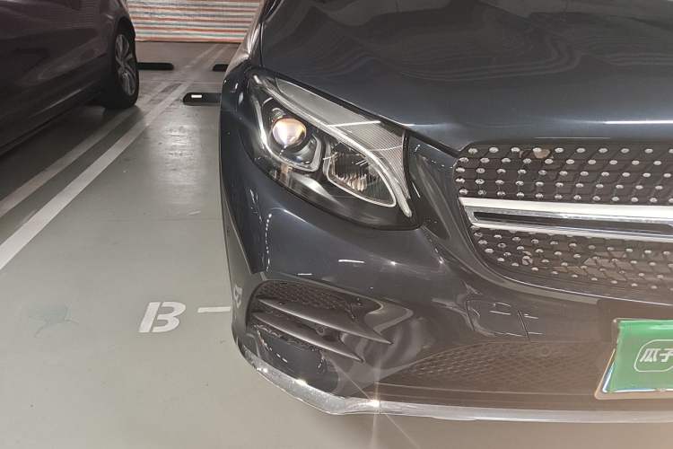 Used Mercedes-Benz GLC 2017 GLC 260 4MATIC Luxury Model Right Front Headlight