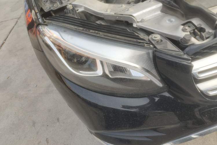 Used Mercedes-Benz GLC 2017 GLC 260 4MATIC Luxury Model Right Front Headlight