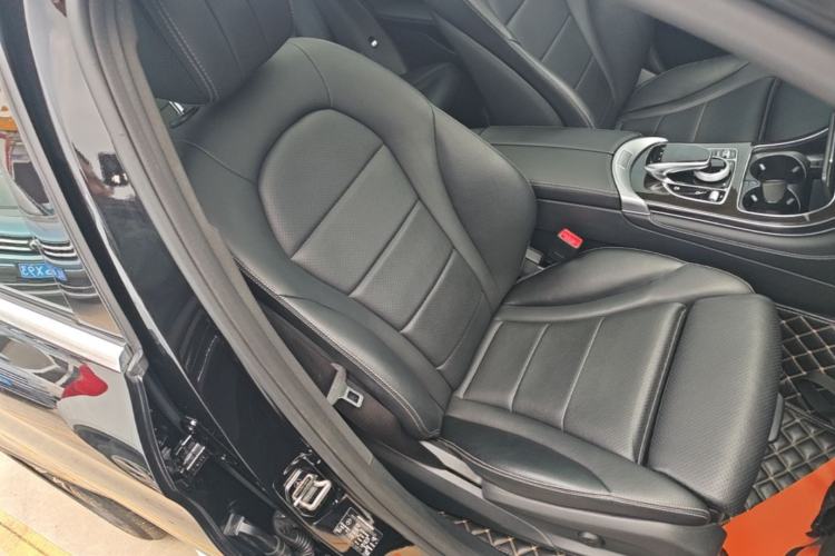 Used Mercedes-Benz GLC 2017 GLC 260 4MATIC Dynamic Edition Right Front Seat