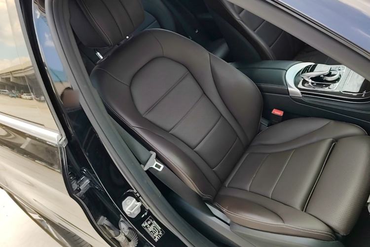 Used Mercedes-Benz GLC 2017 GLC 260 4MATIC Luxury Model Right Front Seat