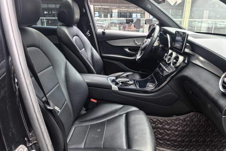 Used Mercedes-Benz GLC 2017 GLC 200 4MATIC Right Front Seat