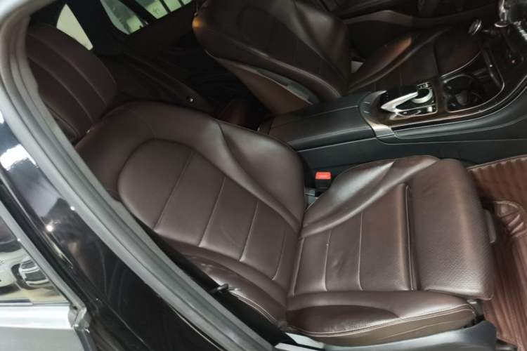 Used Mercedes-Benz GLC 2017 GLC 260 4MATIC Dynamic Edition Right Front Seat