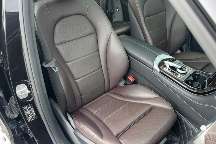 Used Mercedes-Benz GLC 2017 GLC 260 4MATIC Dynamic Edition Right Front Seat