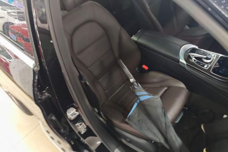 Used Mercedes-Benz GLC 2017 GLC 260 4MATIC Luxury Model Right Front Seat
