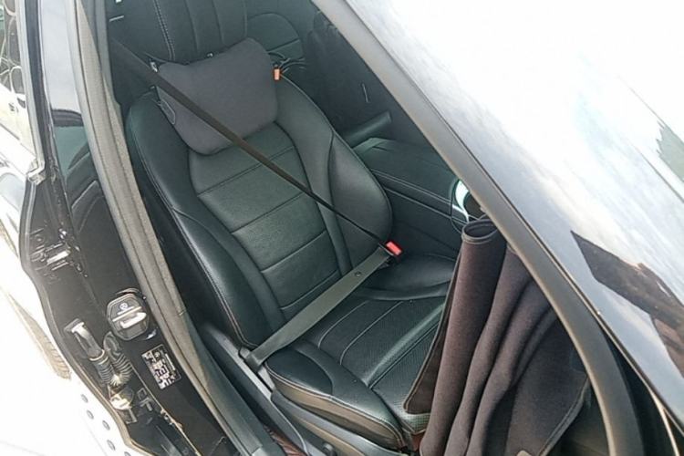 Used Mercedes-Benz GLC 2017 GLC 260 4MATIC Dynamic Edition Right Front Seat