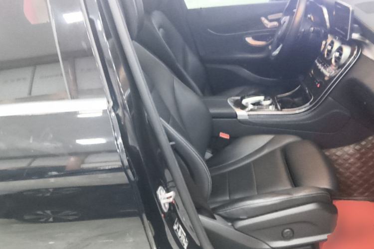 Used Mercedes-Benz GLC 2017 GLC 260 4MATIC Luxury Model Right Front Seat
