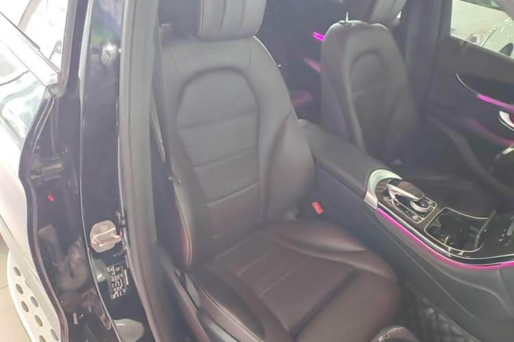 Used Mercedes-Benz GLC 2017 GLC 260 4MATIC Luxury Model Right Front Seat