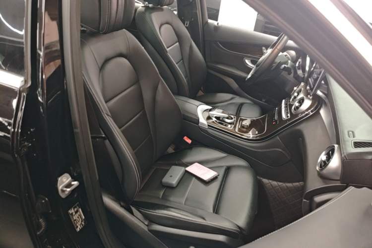 Used Mercedes-Benz GLC 2017 GLC 260 4MATIC Luxury Model Right Front Seat