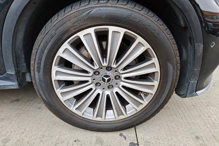 Used Mercedes-Benz GLC 2017 GLC 260 4MATIC Dynamic Edition Right Front Wheel Hub