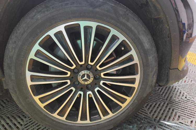 Used Mercedes-Benz GLC 2017 GLC 200 4MATIC Right Front Wheel Hub