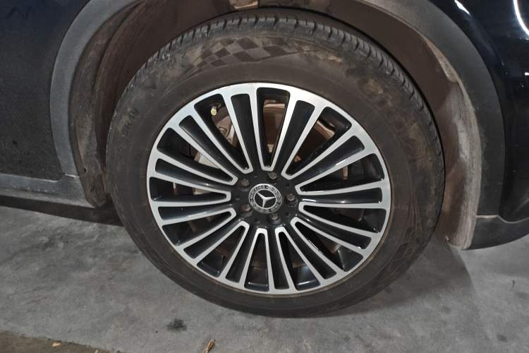 Used Mercedes-Benz GLC 2017 GLC 200 4MATIC Right Front Wheel Hub