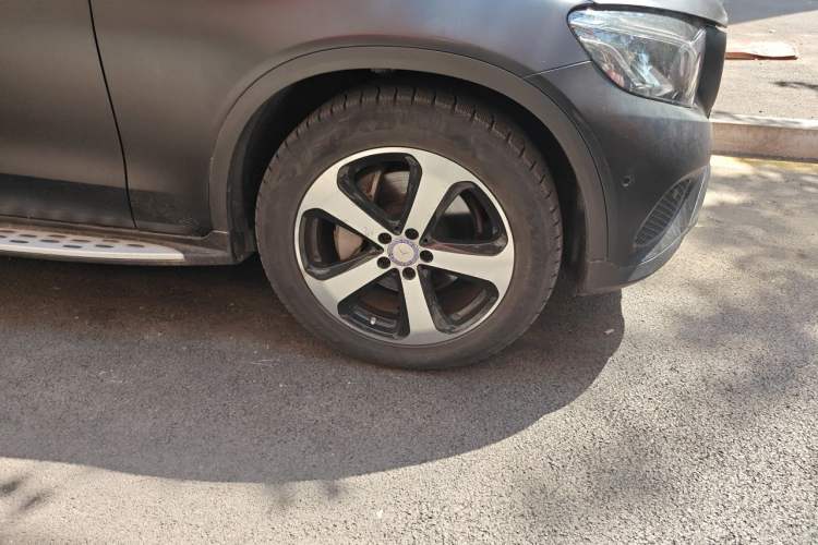 Used Mercedes-Benz GLC 2017 GLC 200 4MATIC Right Front Wheel Hub