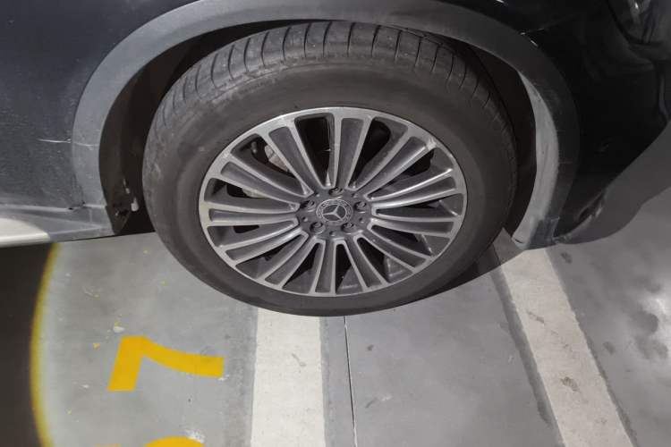 Used Mercedes-Benz GLC 2017 GLC 260 4MATIC Dynamic Edition Right Front Wheel Hub
