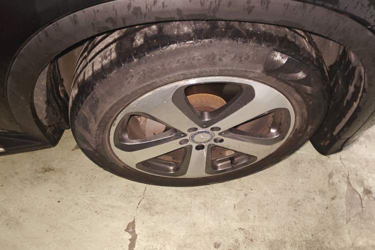 Used Mercedes-Benz GLC 2017 GLC 260 4MATIC Luxury Model Right Front Wheel Hub