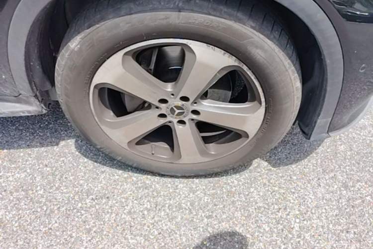 Used Mercedes-Benz GLC 2017 GLC 260 4MATIC Luxury Model Right Front Wheel Hub