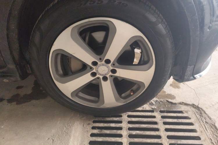 Used Mercedes-Benz GLC 2017 GLC 260 4MATIC Luxury Model Right Front Wheel Hub