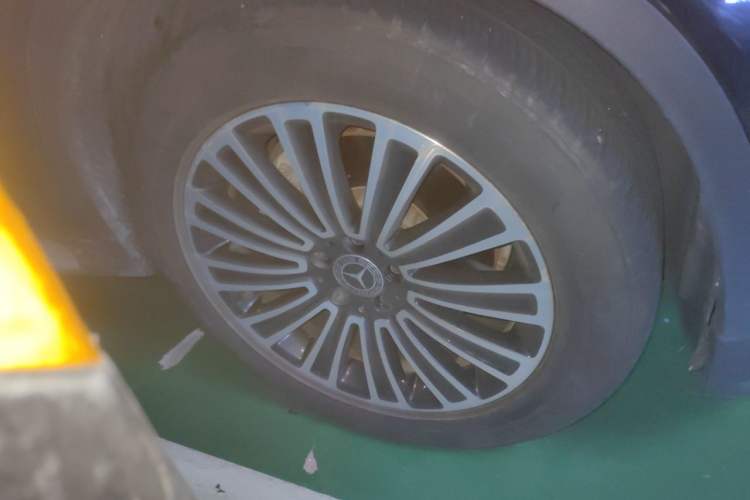 Used Mercedes-Benz GLC 2017 GLC 260 4MATIC Dynamic Edition Right Front Wheel Hub