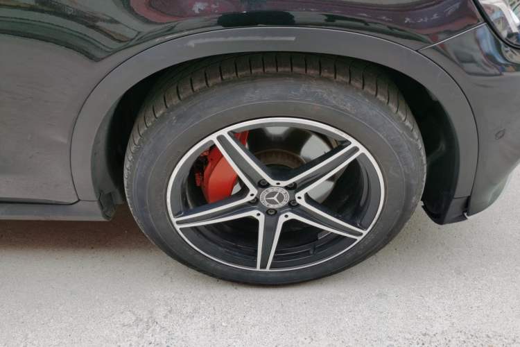 Used Mercedes-Benz GLC 2017 GLC 260 4MATIC Dynamic Edition Right Front Wheel Hub