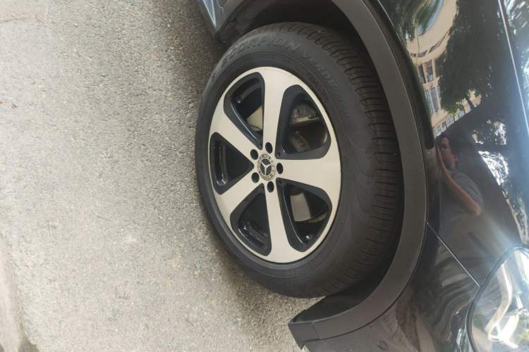 Used Mercedes-Benz GLC 2017 GLC 260 4MATIC Luxury Model Right Front Wheel Hub