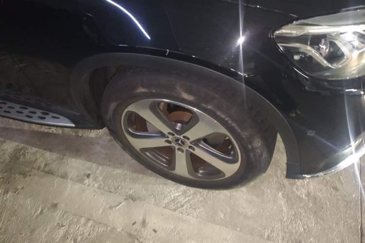 Used Mercedes-Benz GLC 2017 GLC 260 4MATIC Luxury Model Right Front Wheel Hub