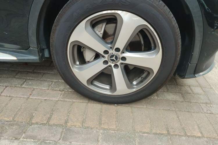 Used Mercedes-Benz GLC 2017 GLC 260 4MATIC Luxury Model Right Front Wheel Hub