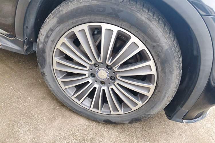 Used Mercedes-Benz GLC 2017 GLC 260 4MATIC Dynamic Edition Right Front Wheel Hub