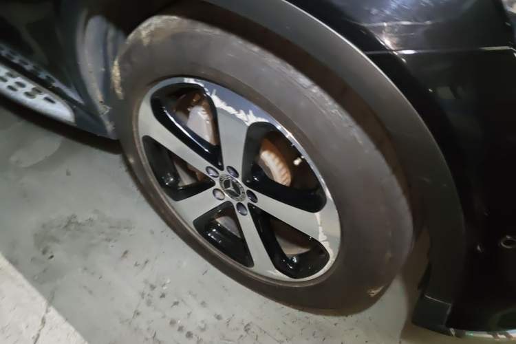 Used Mercedes-Benz GLC 2017 GLC 260 4MATIC Luxury Model Right Front Wheel Hub