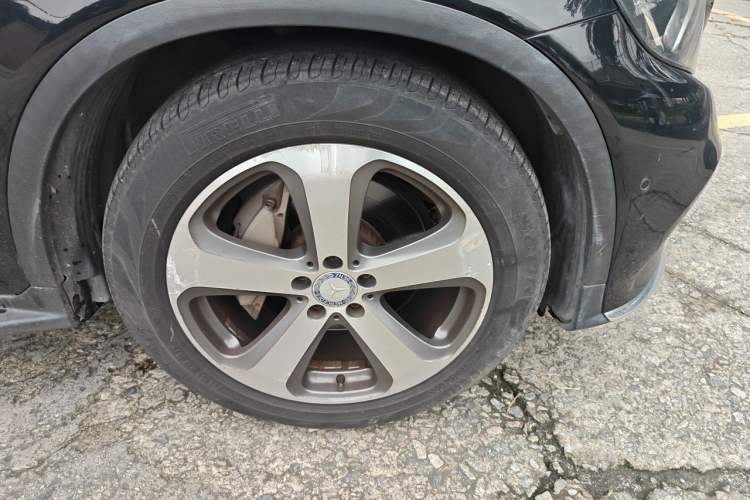 Used Mercedes-Benz GLC 2017 GLC 260 4MATIC Luxury Model Right Front Wheel Hub