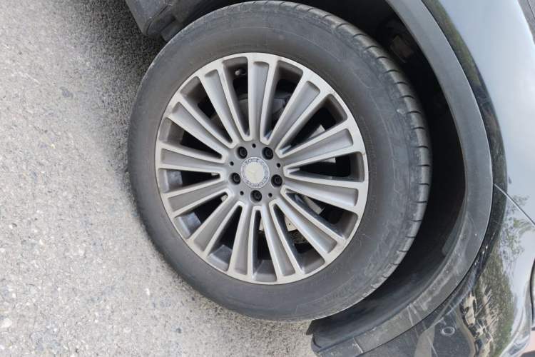 Used Mercedes-Benz GLC 2017 GLC 260 4MATIC Dynamic Edition Right Front Wheel Hub