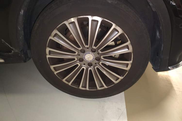 Used Mercedes-Benz GLC 2017 GLC 260 4MATIC Dynamic Edition Right Front Wheel Hub