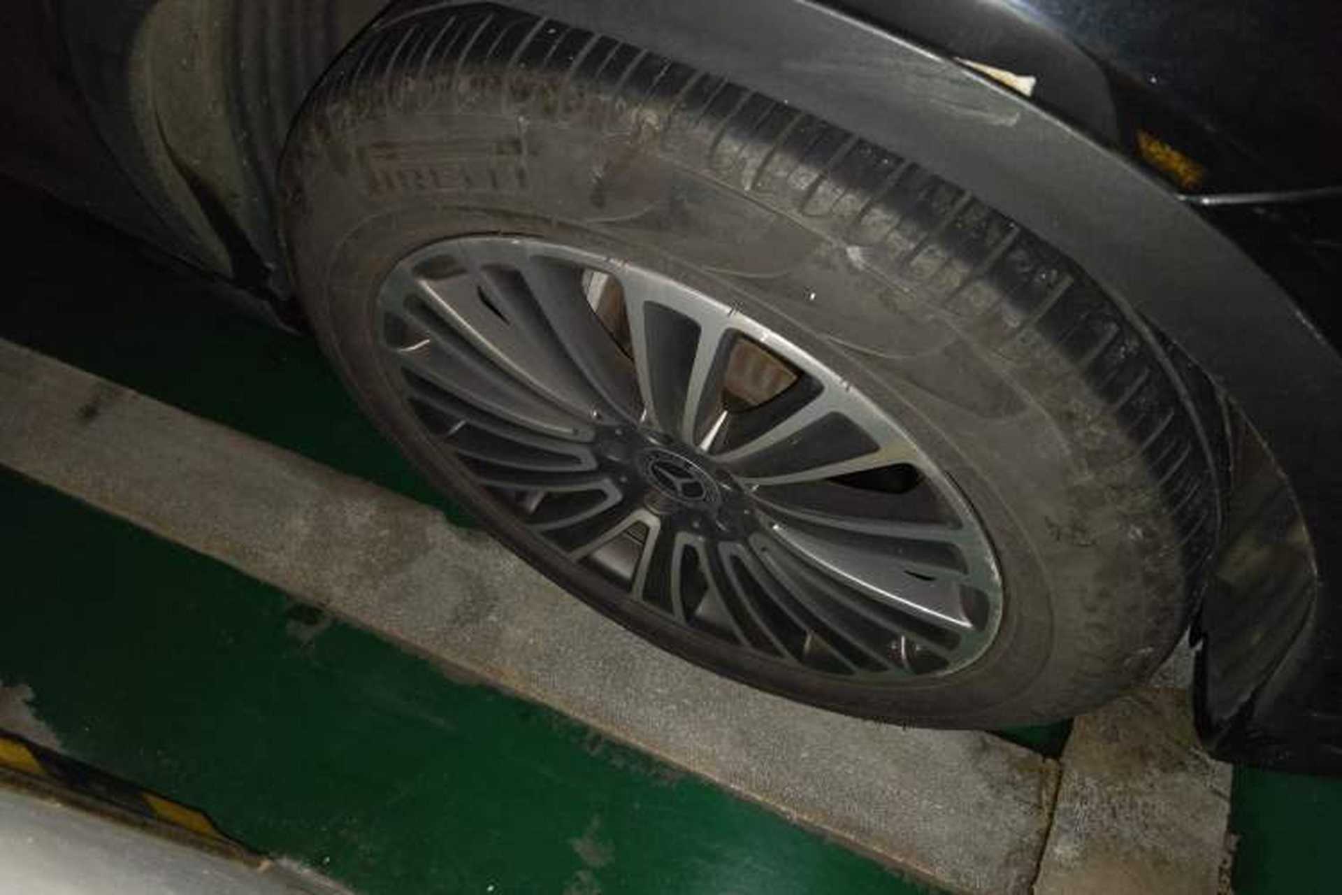 Used Mercedes-Benz GLC 2017 GLC 200 4MATIC Right Front Wheel Hub